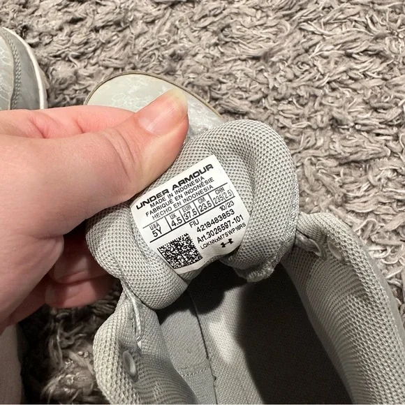 3/$15 Under Armour Harper 8 Low ST Baseball Cleats Light Gray Silver Shimmer - Picture 4 of 6